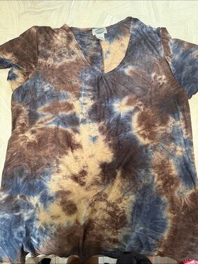 Tie-Dye V-Neck Women's Top in Brown, Blue & Cream